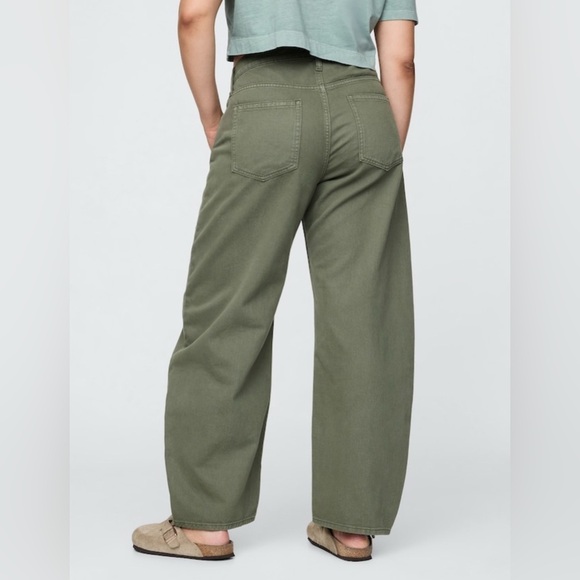 GAP High Waisted Barrel Jeans in Olive Green​ - Picture 4 of 5